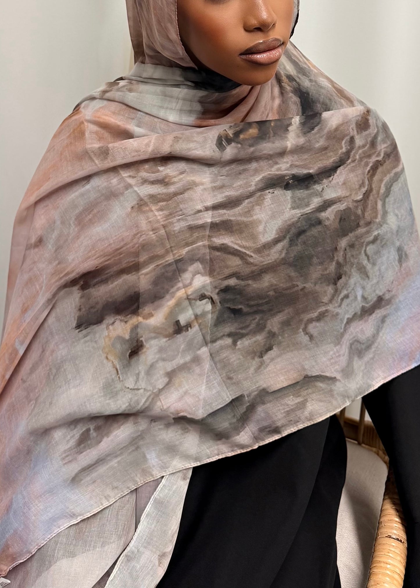Petal - Carrara Collection