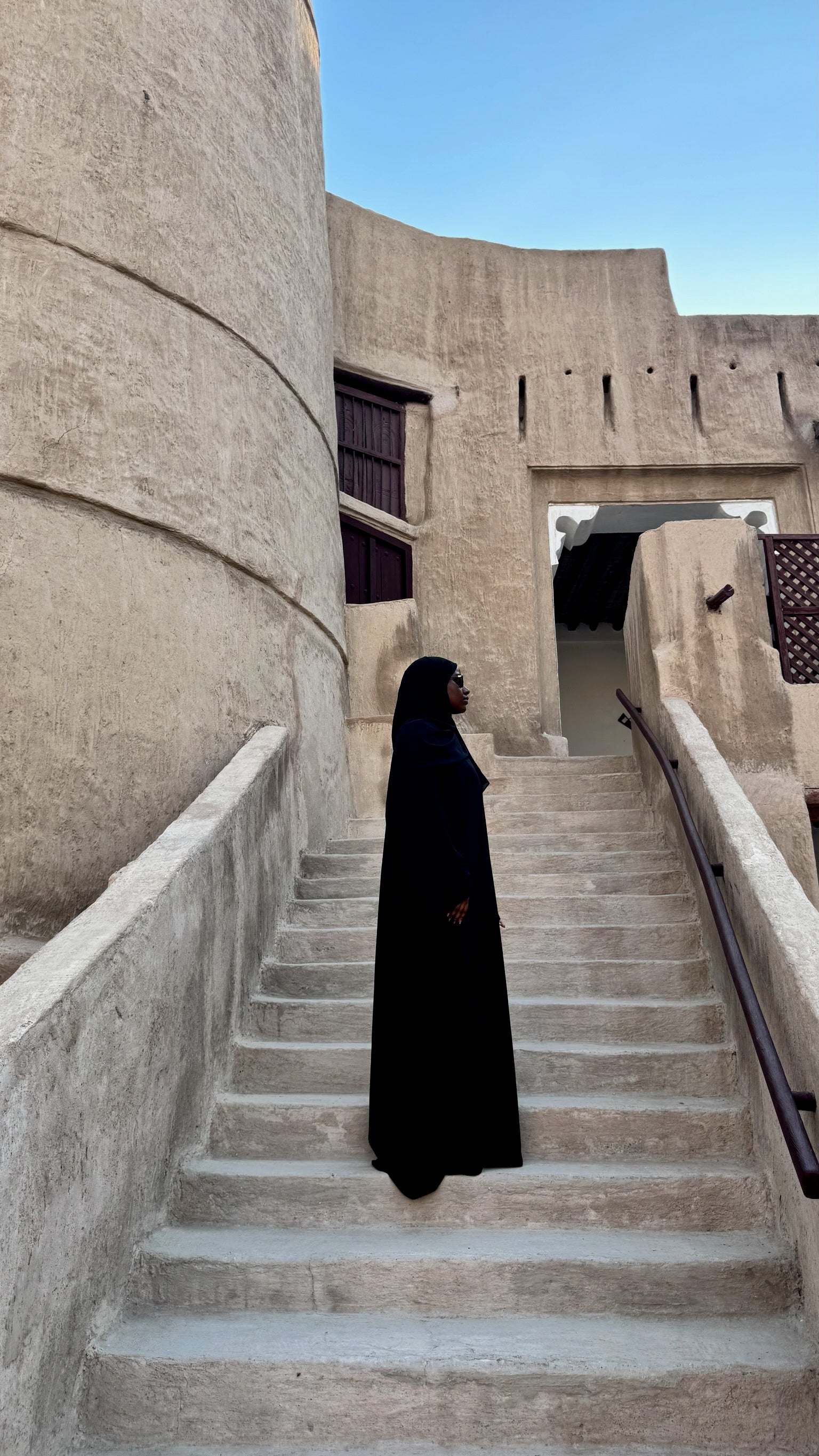 ASWAD ABAYA