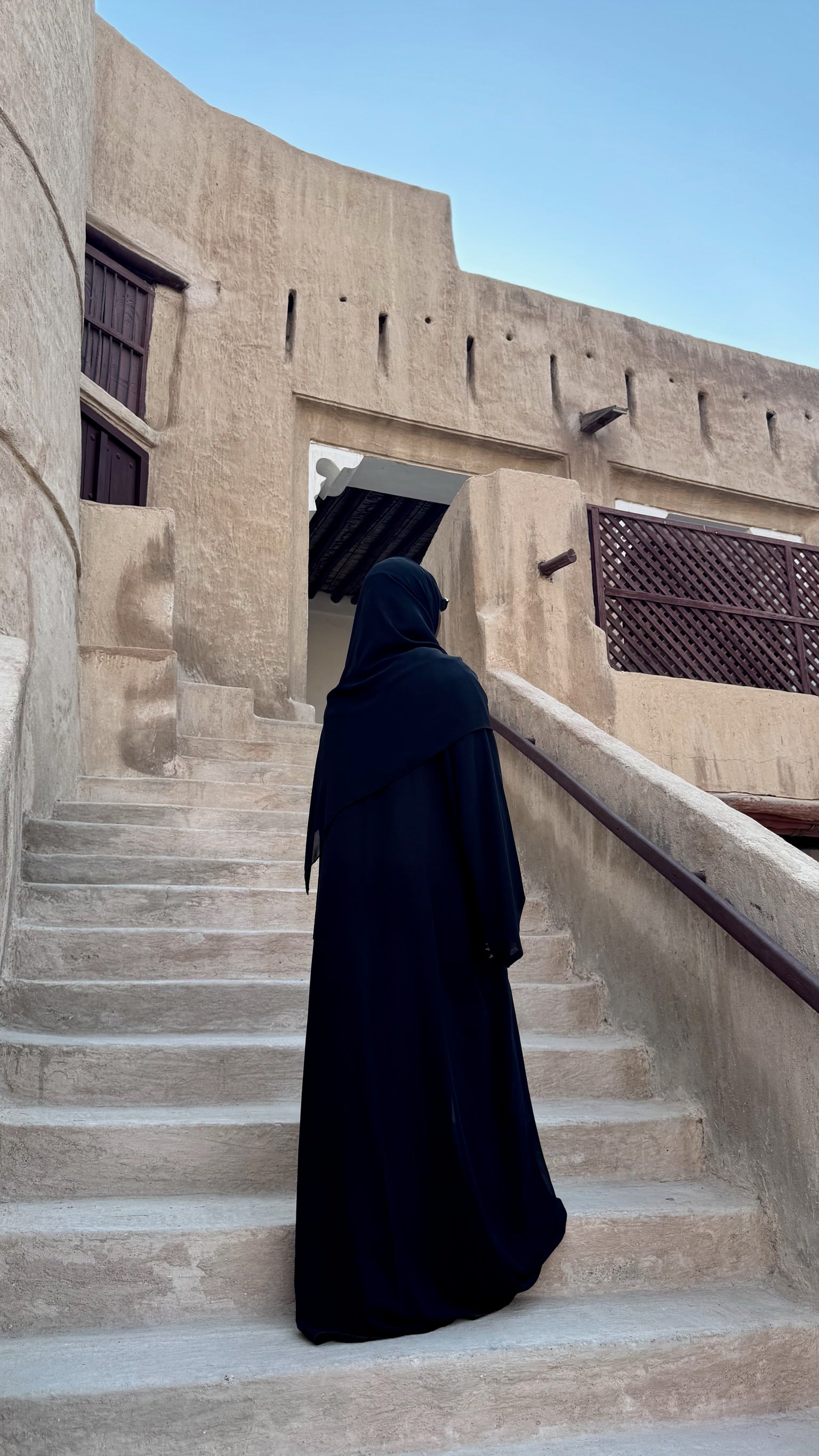 ASWAD ABAYA
