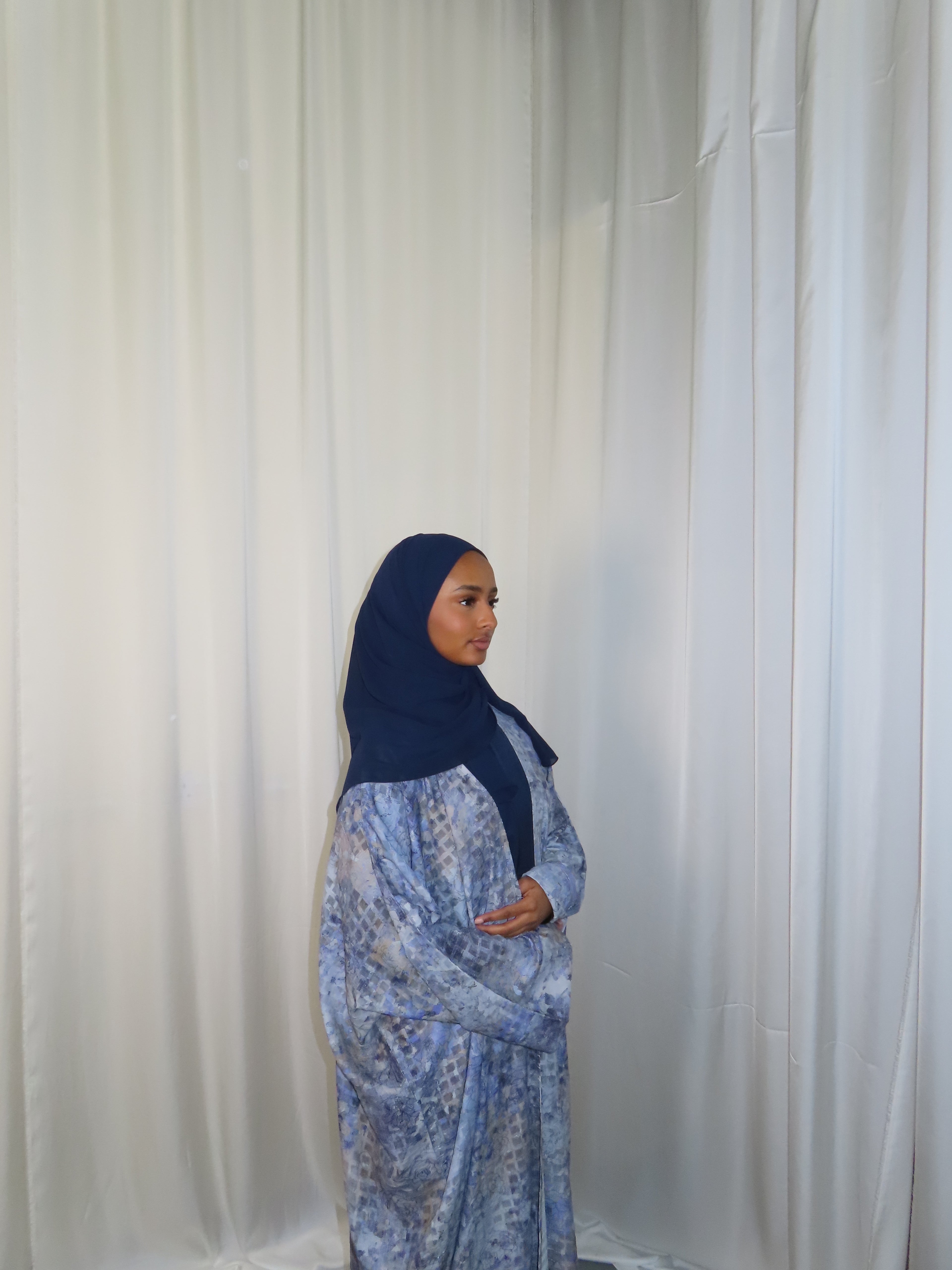 LILA ABAYA