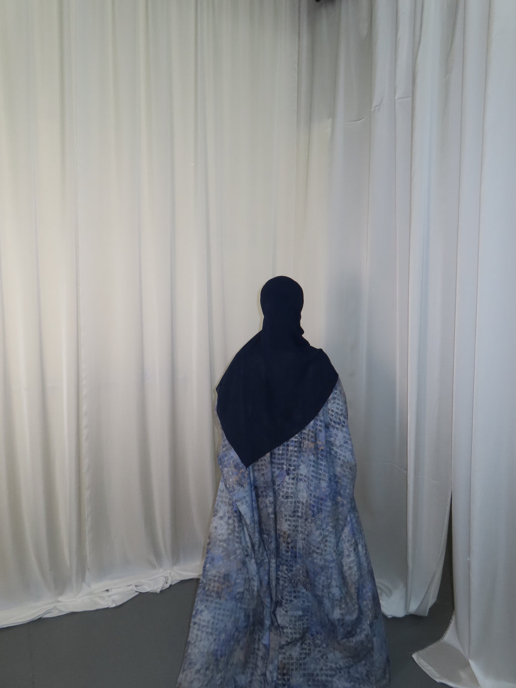 LILA ABAYA