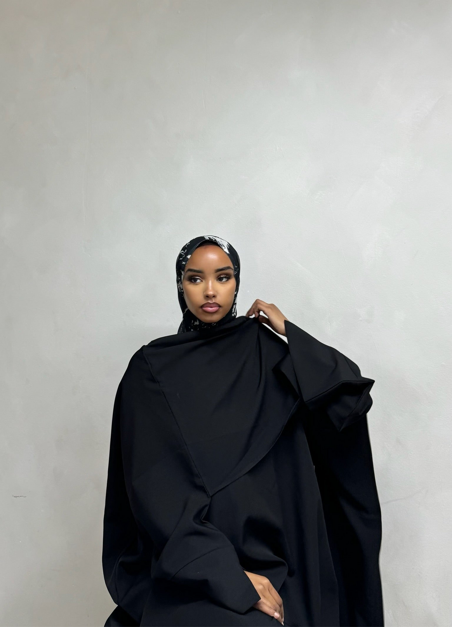 NOIR SCARF ABAYA
