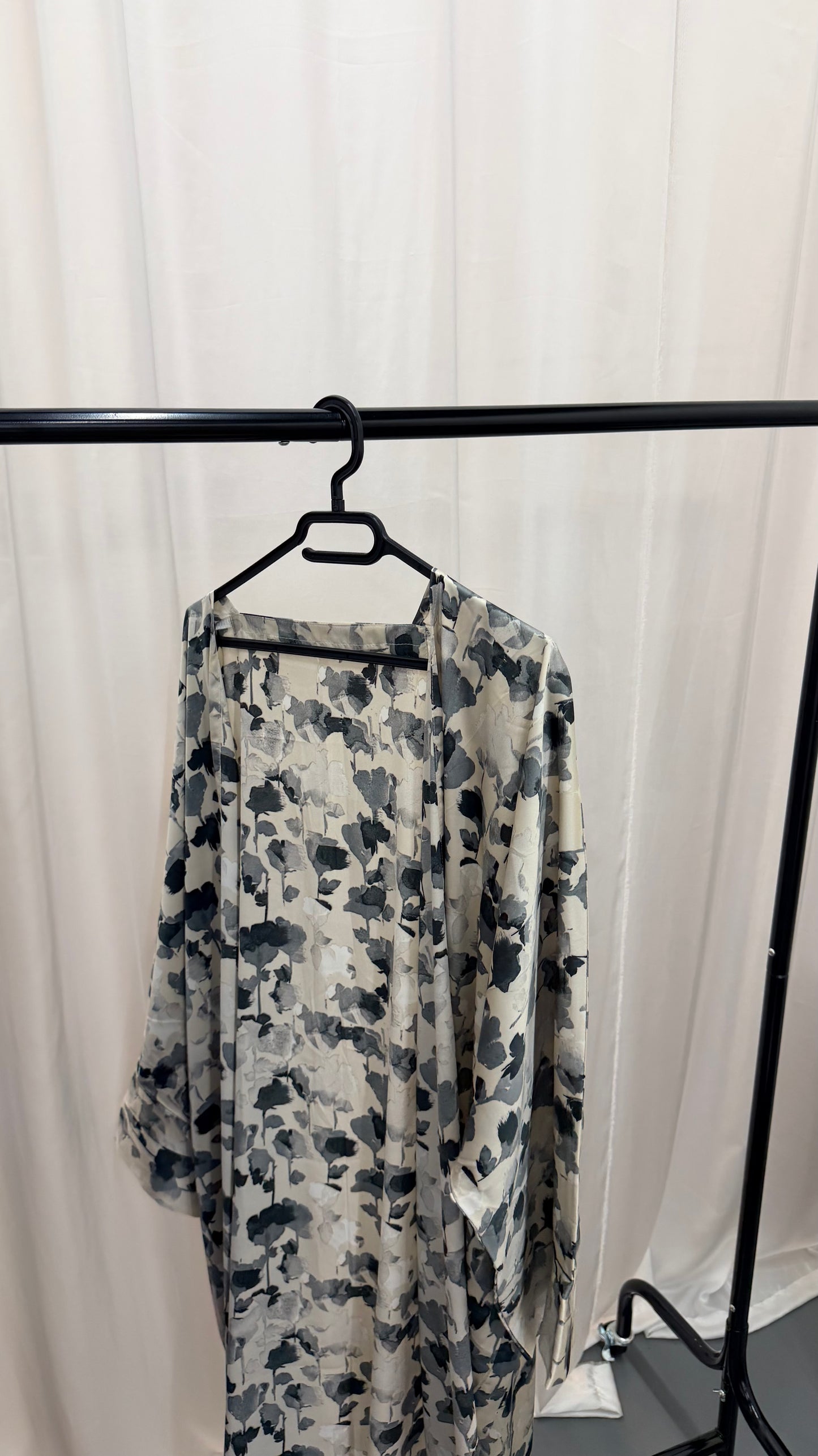 LUNA ABAYA